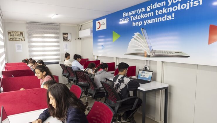 Türk Telekom ve Kızılay’dan deprem bölgesinde sınava girecek öğrencilere motivasyon desteği